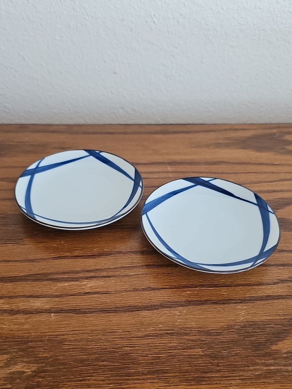 5 Inch Blue Accent Porcelain Plates Tote 10